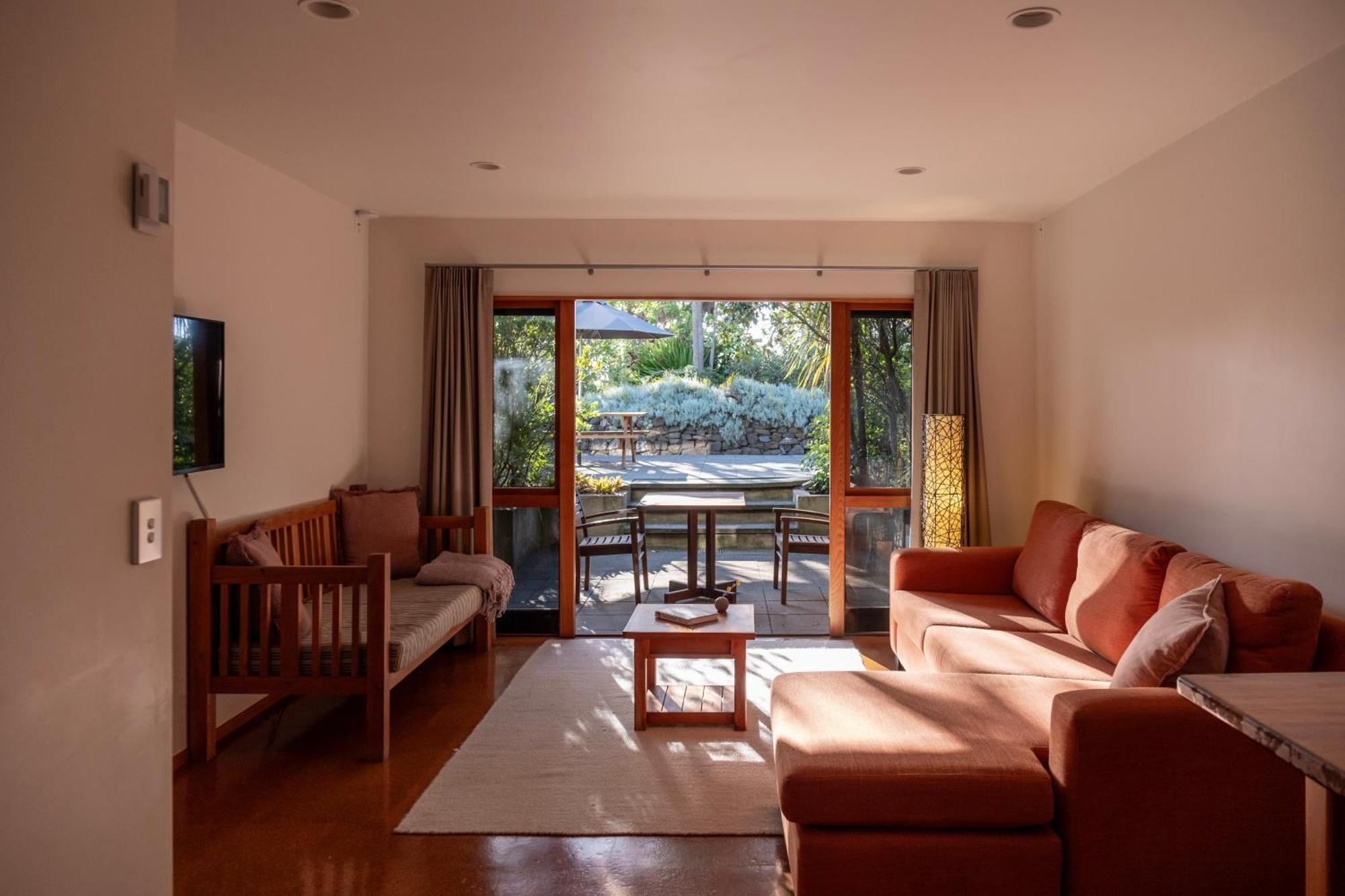 Bow Street Apartments & Cottage Raglan Eksteriør billede